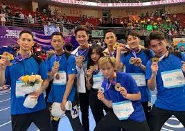 王曼昱3-8逆转后再轰11-2，梁靖崑痛失好局吞首败，国乒8-2法国